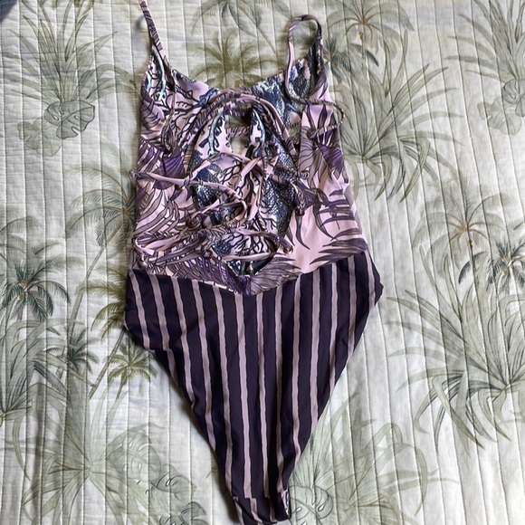 Maaji reversible swimsuit - Picture 2 of 5
